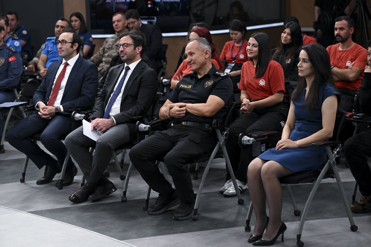 Hasantscan's tweet photo. Anadolu Ajansı 30. Dönem Savaş Muhabirliği Eğitimi'ni başarıyla tamamlamanın mutluluğunu yaşarken bizlere bu fırsatı sunan @HaberAkademiAA ailesine teşekkür ediyorum. https://t.co/m3INfuVtTy