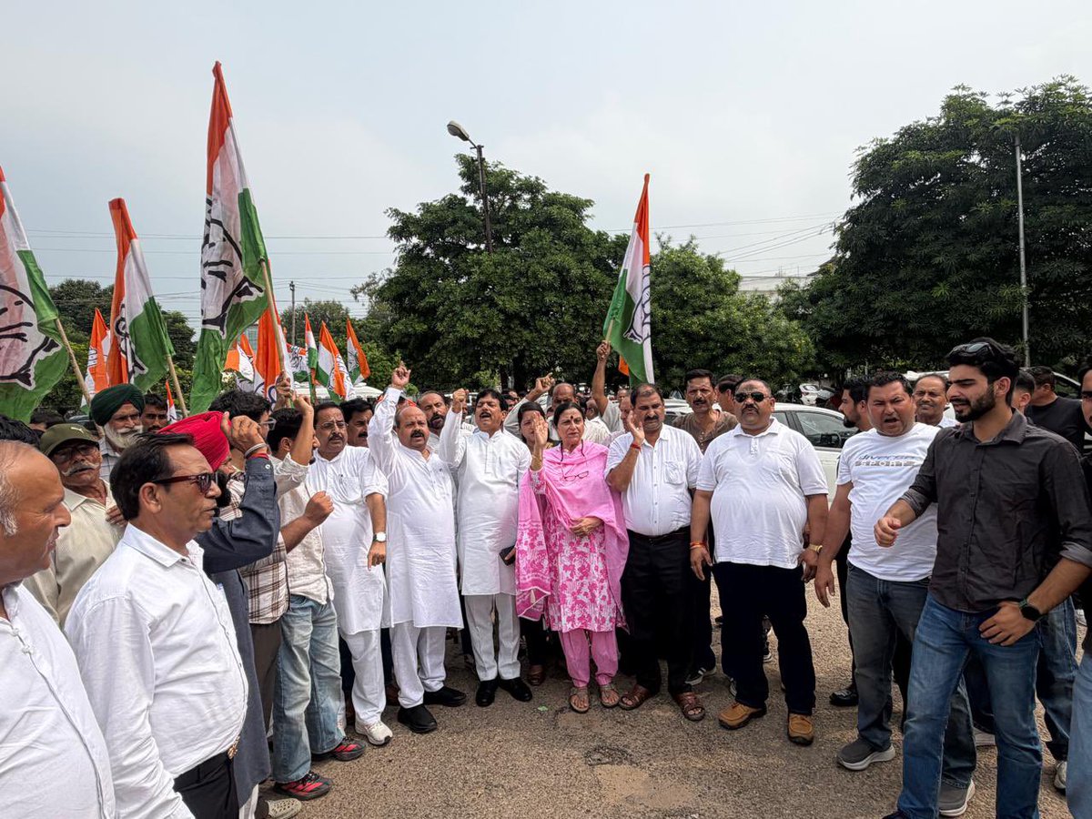 pawar_indu's tweet photo. Protest Program at Election Commission office at jammu in front of Election commission office against Vote Chori by CEC 
Gyanesh kumar . https://t.co/TBBS5Y4YZ9