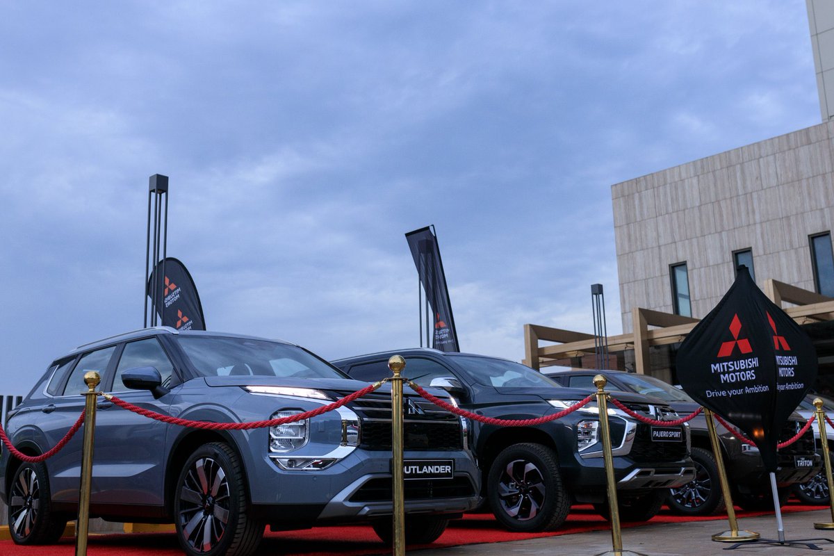 Philemonkats's tweet photo. Happening now at Marriott Kampala📍
•Free Entrance
•Opening time 10AM
•Closure time 10PM
•From today Friday 25th to Sunday 27th
Come and discover your next drive with Mitsubishi’s newest lineup!
#WeekendPlot
#DiscoverYourNextDrive
#MitsubishiTriton
#VictoriaMotorsUganda https://t.co/k3SeY0Eqo6