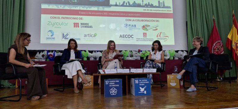 fundacionucm's tweet photo. La innovación alimentaria avanza cuando universidad, investigación y empresa trabajan juntas.

El II Congreso de I+D+i en la Industria Alimentaria, celebrado en la @unicomplutense, reunió a 230 participantes y 60 comunicaciones científicas para impulsar nuevas alianzas y oportunidades de colaboración en el sector agroalimentario.

Durante dos jornadas se abordaron retos como la sostenibilidad, la innovación, la formación, la empleabilidad y la transferencia de conocimiento, con especial protagonismo de los programas RETOS y CAPACIDAD I+D+i.

@masterMIA_UCM