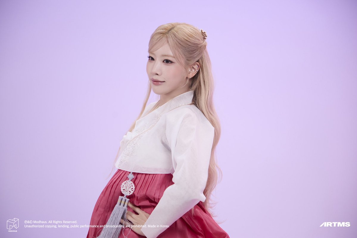 kimlipmedia's tweet photo. Pixel Memory Special Video 포토 비하인드 
#김립 #KimLip https://t.co/UvG0VfKgKh