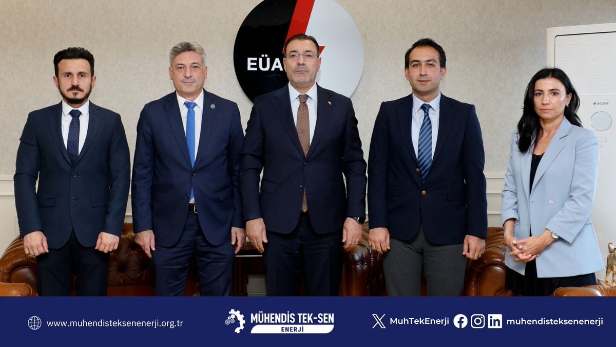 MuhTekEnerji's tweet photo. EÜAŞ GENEL MÜDÜRLÜĞÜ ZİYARETİ

Mühendis Tek-Sen Enerji olarak, EÜAŞ Genel Müdürü Sayın Zafer BENLİ ile bir araya geldik.

Görüşmede başta Koruyucu Giyim Hakkı, Ünvan Değişikliği Sınavı ve Lojman Tahsisi olmak üzere, EÜAŞ’ta görev yapan mühendis ve teknik personelin çalışma hayatına ilişkin talep, beklenti ve çözüm bekleyen konular değerlendirildi.

Görüşmeye; Genel Başkanımız Mümin GÜLER, Ankara Şube Başkanımız Semih KOSER, Ankara Şube Başkan Yardımcımız Aykut ZEDELİ ve EÜAŞ İşyeri Temsilcimiz Demet Doğru KARĞI

katılım sağladı.

Çalışanlarımızın hak ve taleplerini doğrudan muhataplarına iletmeye, çözüm süreçlerinin takipçisi olmaya devam edeceğiz.

Nazik kabulleri ve yapıcı görüş alışverişleri için EÜAŞ Genel Müdürü Sayın Zafer BENLİ’ye teşekkür ederiz.

Mühendis ve teknik personelin sesi artık daha gür!

🌐 https://t.co/yCZtwXcMoz

#MühendisTekSenEnerji #EÜAŞ #Mühendis #TeknikPersonel #KoruyucuGiyim #ÜnvanDeğişikliği