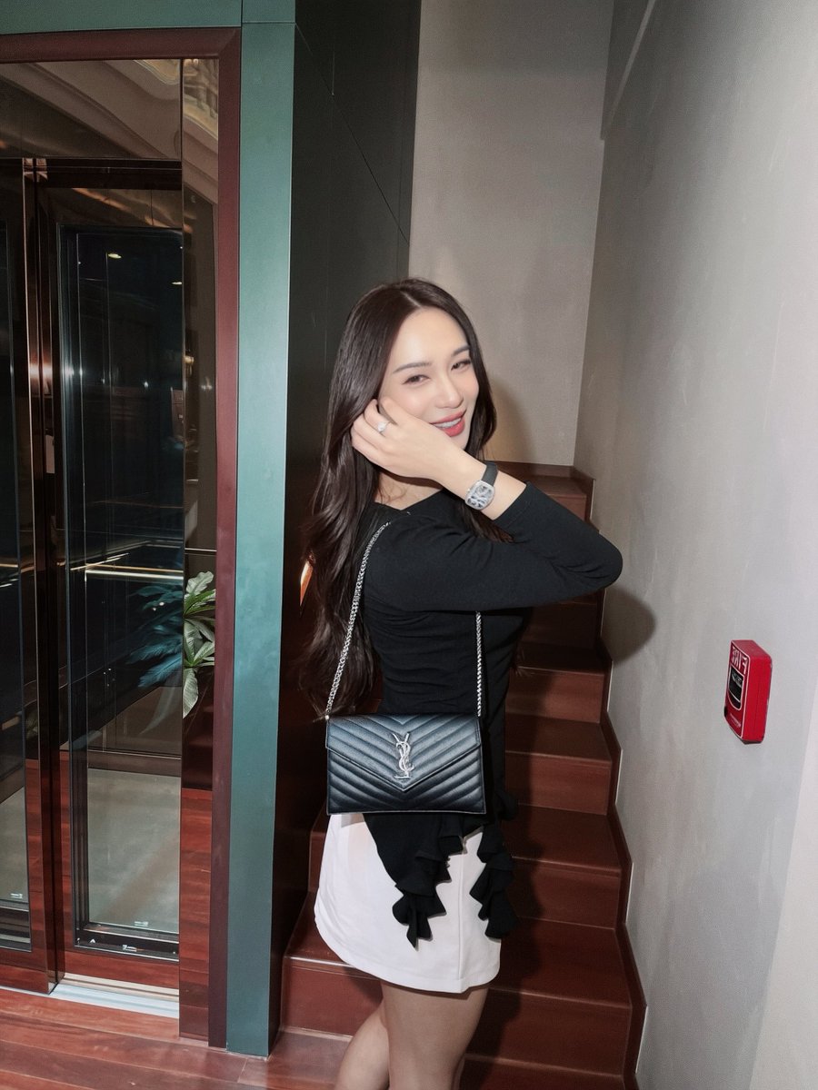 R9WBOhoLJVpUerO's tweet photo. ฝนตก บรรยากาศมันได้ 🫶🏻 #สาวสอง https://t.co/hccki8RQEm