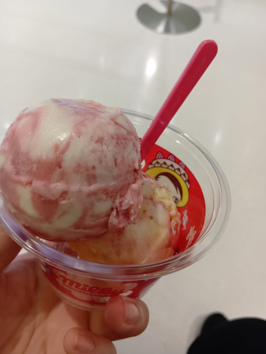 nachacha_014's tweet photo. 今日はね、サーティーワンたべた https://t.co/f6kBnE3mGb
