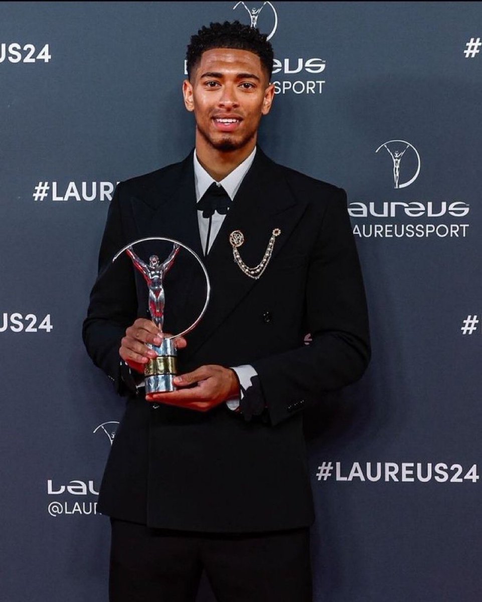 lejournaldureal's tweet photo. 🚨 Jude Bellingham, à 24 ans, a désormais REMPORTE le même nombre de prix de Joueur anglais de l'année que Steven Gerrard et Frank Lampard. https://t.co/v4VHK8HQiQ