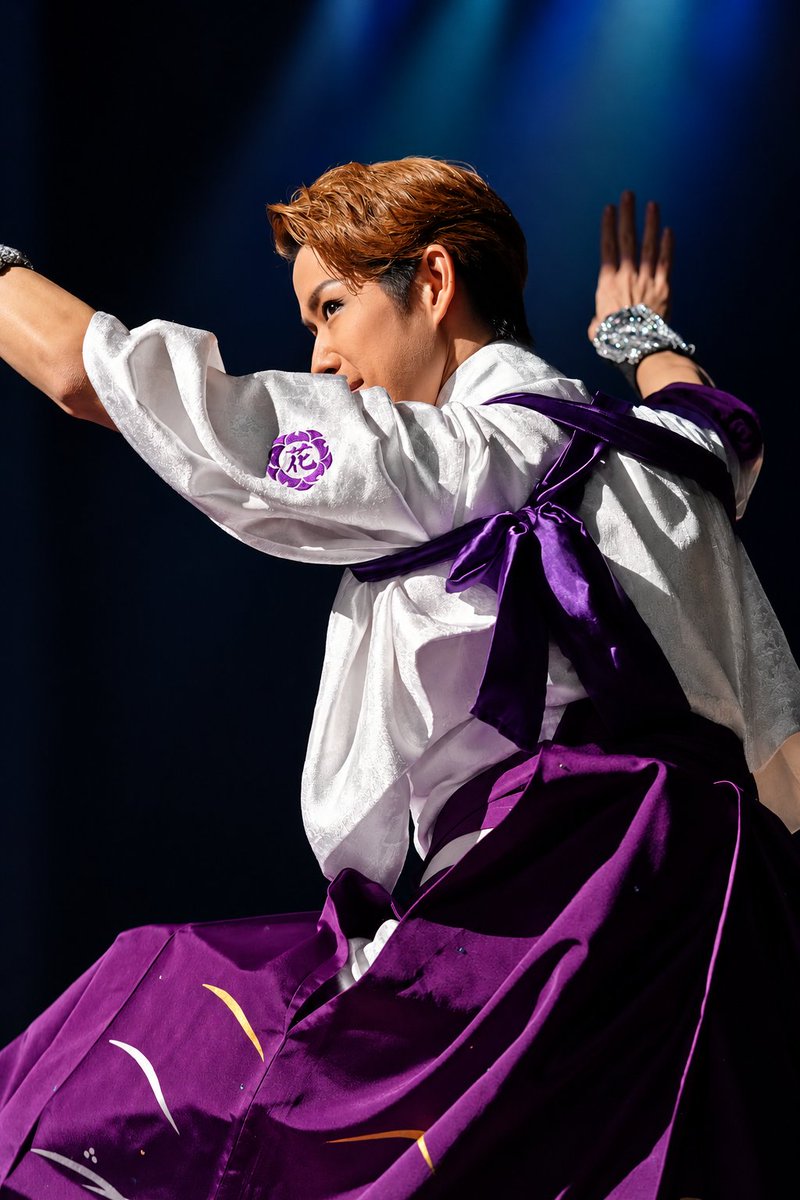 ooguiaoki's tweet photo. 「JPN ザ★歌踊祭2026」
6年かけて広がったご縁の輪が、北とぴあに集結。
https://t.co/bH5qsD2fco
歌があるから出会える。
踊りがあるから、
もっと近くなれる。

この日、北とぴあには
たくさんの出逢いがありました。

フィナーレでは、
#花園直道 、#青山ひかる 、#中澤卓也 、#楠木康平 、#亜蘭 、そして第一部に出演した #三本木智子、#小川たける が集まり、「また逢う日まで」を歌唱。

それぞれ異なる個性を持つ歌声がひとつになり、会場いっぱいに響きました。

歌と踊りがつないだ、
たくさんのご縁。

｢今ある御縁が、次の新しい御縁に繋がってゆく…｣

そのご縁がまた新しい笑顔へとつながる日を、楽しみにしています。

●公式アカウント【花園城】@HANAZONOJOも、是非フォロワーをして新情報をチェックしましょう♪ 

●YouTube本編も、近日中公開予定です。
https://t.co/XiHhjRuFAO