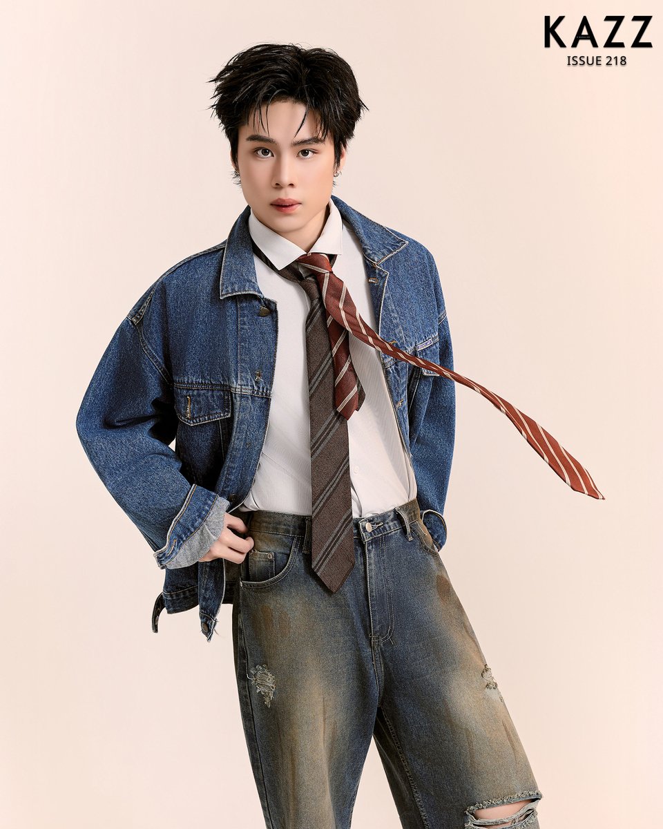 Kazzmagazine's tweet photo. #KAZZxLOVEX3 #VolkPeak

ตังไทม์รายงานตัว! “โฟล์ค - พีค” จากซีรีส์ ‘LOVEx3 หลักสูตร (รัก) ภาคบังคับ’ บนปก KAZZ MAGAZINE issue.218 จับจองกันได้แล้ววันนี้! ❤️

➖Pre-order : https://t.co/E1xJw9Cj8A
➖Foreigners : https://t.co/S3S34ZzNye 

#KAZZMAGAZINE https://t.co/LPcRrOG51S