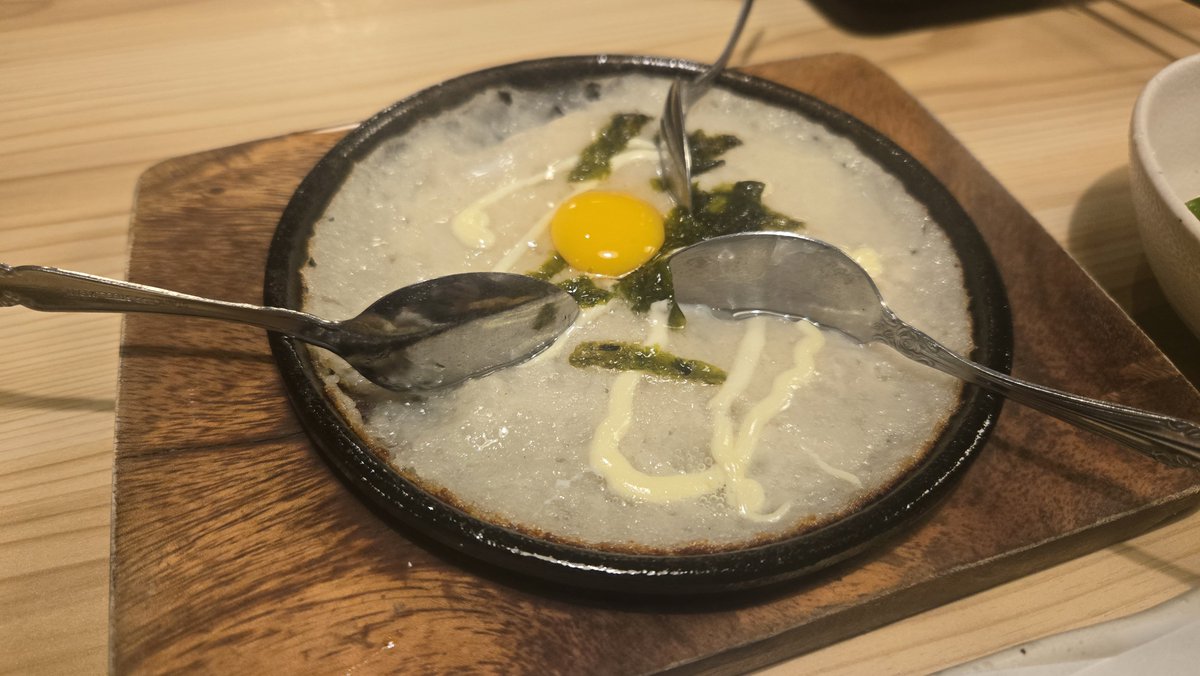 Kuraha_2525's tweet photo. 最高な女子会だった🫰♡
私は離脱するけど熱い夜を過ごしておくれよ笑

どうぞご覧下さい、斬新な3等分を💁‍♀️ https://t.co/Vl0Ybm1clX