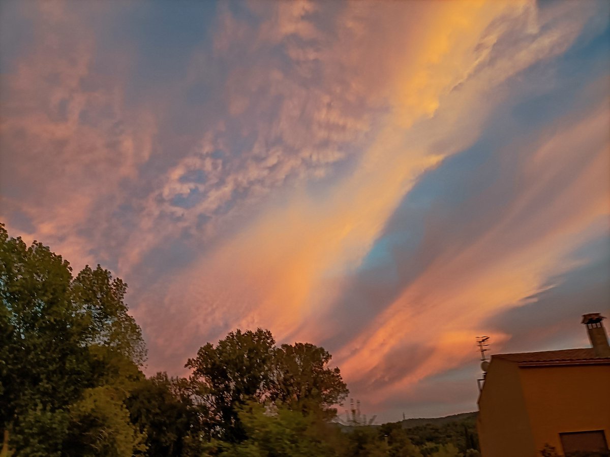 heidisocias's tweet photo. #capvespre dijous 24, desde Riells i Viabrea.
@meteocat
@AjuntamentRiV @comarcaselva @tvlaselva
@laselvatv @laselvameteo
@TAIKOmeteo #eltempsTV3
@TomasMolinaB @Vakapiupiu
@AEMET_Cat @AlfredRPico @ARAmeteo @SoniaPapell @Monica_Usart
@eloicordomi @mauri_francesc
@tempsdemeteo https://t.co/vwOmMqcpxt
