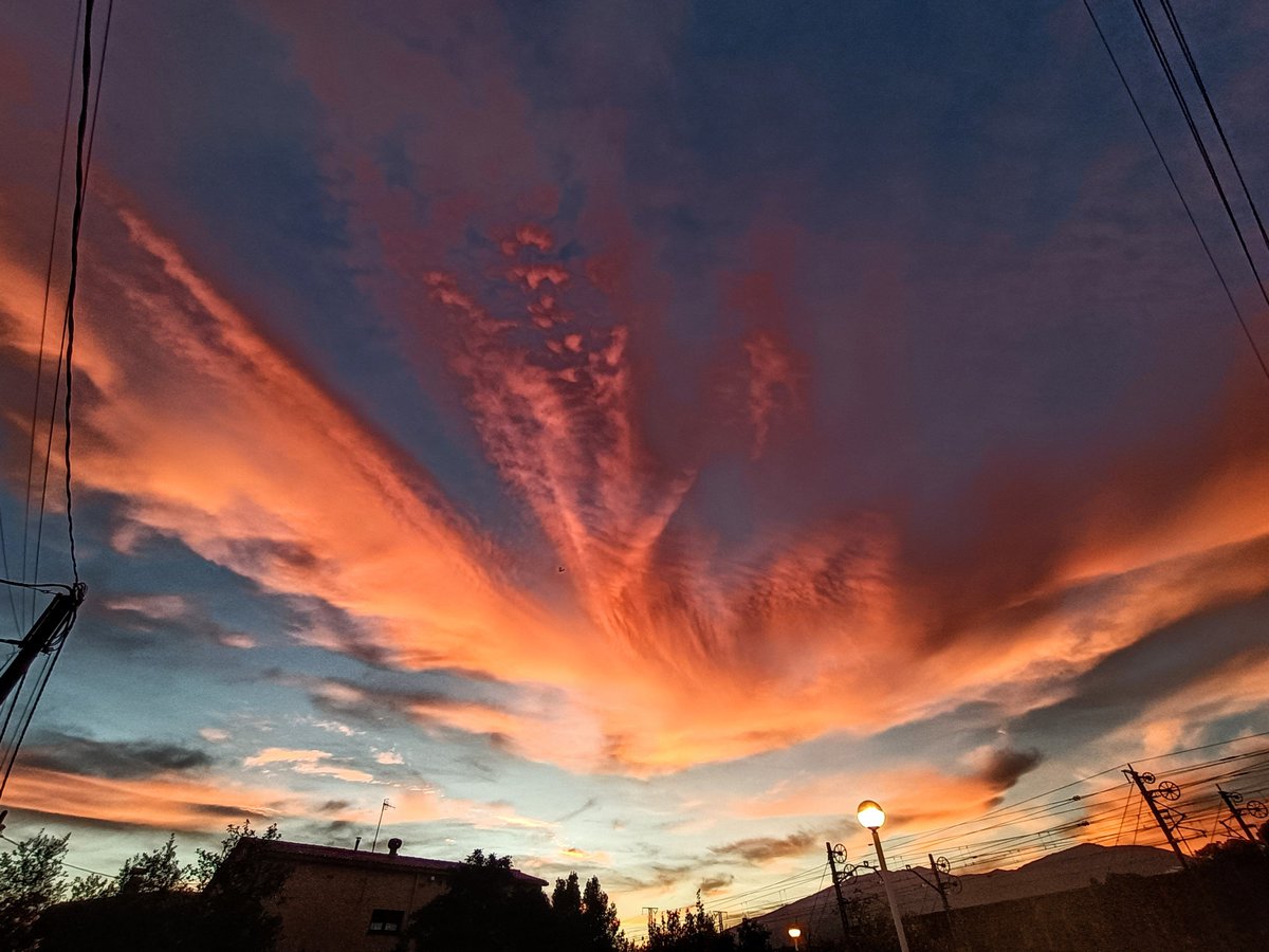 heidisocias's tweet photo. #capvespre dijous 24, desde Riells i Viabrea.
@meteocat
@AjuntamentRiV @comarcaselva @tvlaselva
@laselvatv @laselvameteo
@TAIKOmeteo #eltempsTV3
@TomasMolinaB @Vakapiupiu
@AEMET_Cat @AlfredRPico @ARAmeteo @SoniaPapell @Monica_Usart
@eloicordomi @mauri_francesc
@tempsdemeteo https://t.co/vwOmMqcpxt