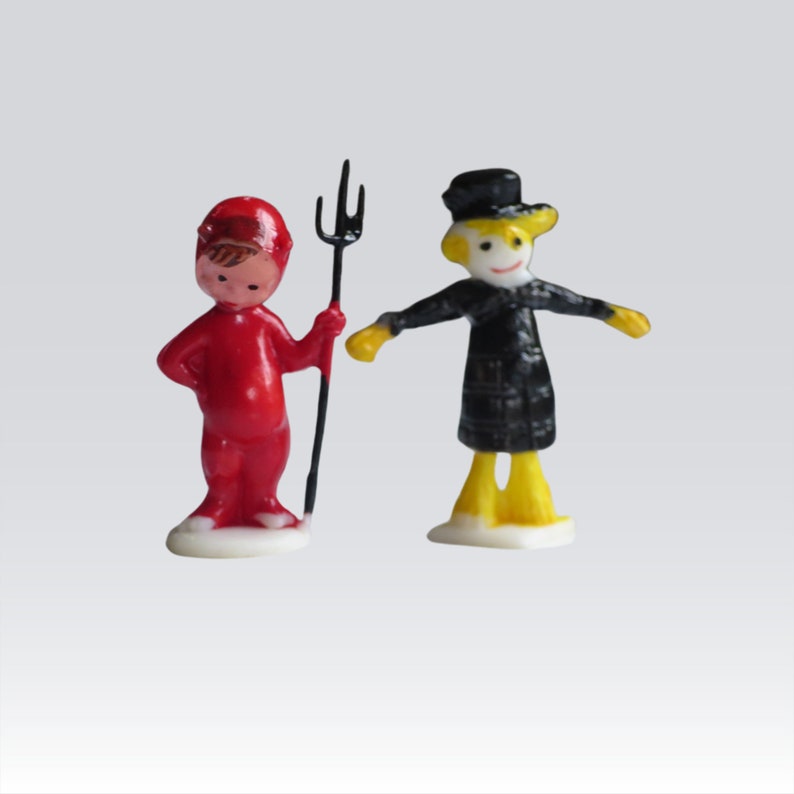 DigginThruTheAt's tweet photo. Miniature Scarecrow, Vintage Halloween Figurines, Teeny Tiny Devil Cupcake Topper https://t.co/uXmQrJdrFk #mamboteam https://t.co/IG1itUAzVx