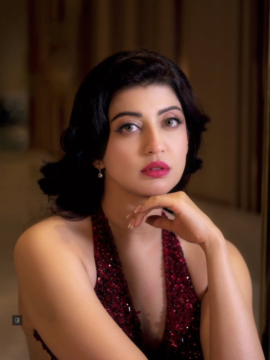 AG_4279's tweet photo. Radiant charm with a touch of drama! 🍷✨ Pranitha Subhash stuns in this floor-sweeping sequined halter gown.
Shimmering perfection in deep red! 💥📸👇❤️
#PranithaSubhash #EveningGown #PartyWear #SouthIndianActress #GlamLook #FashionInspo #DesiBeauties #TrendingNow https://t.co/Q3rJJR77iY