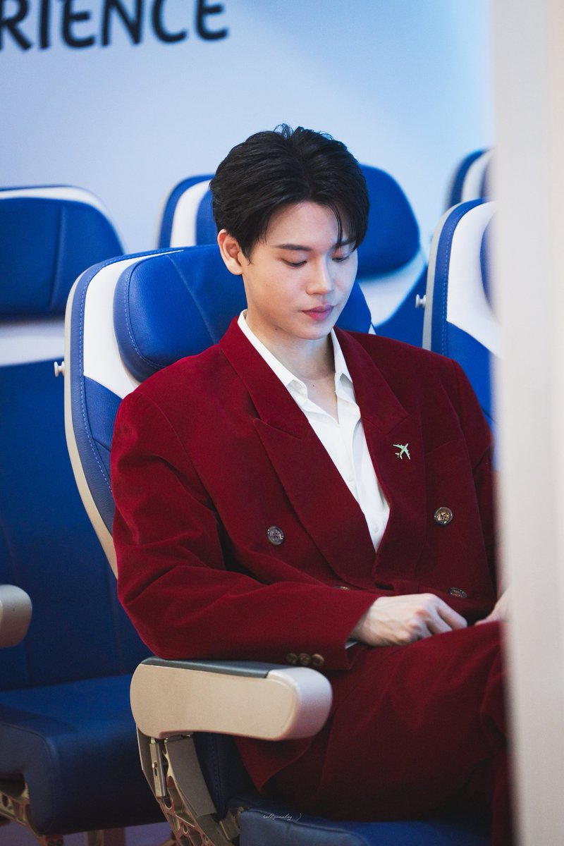 rollsanalog7's tweet photo. 25.09.2026      ท่านผู้บริหาร 😎

#Vietjet10thannixYin
#yinyin_anw ; @yinyin_anw https://t.co/mnSc4b4W8o