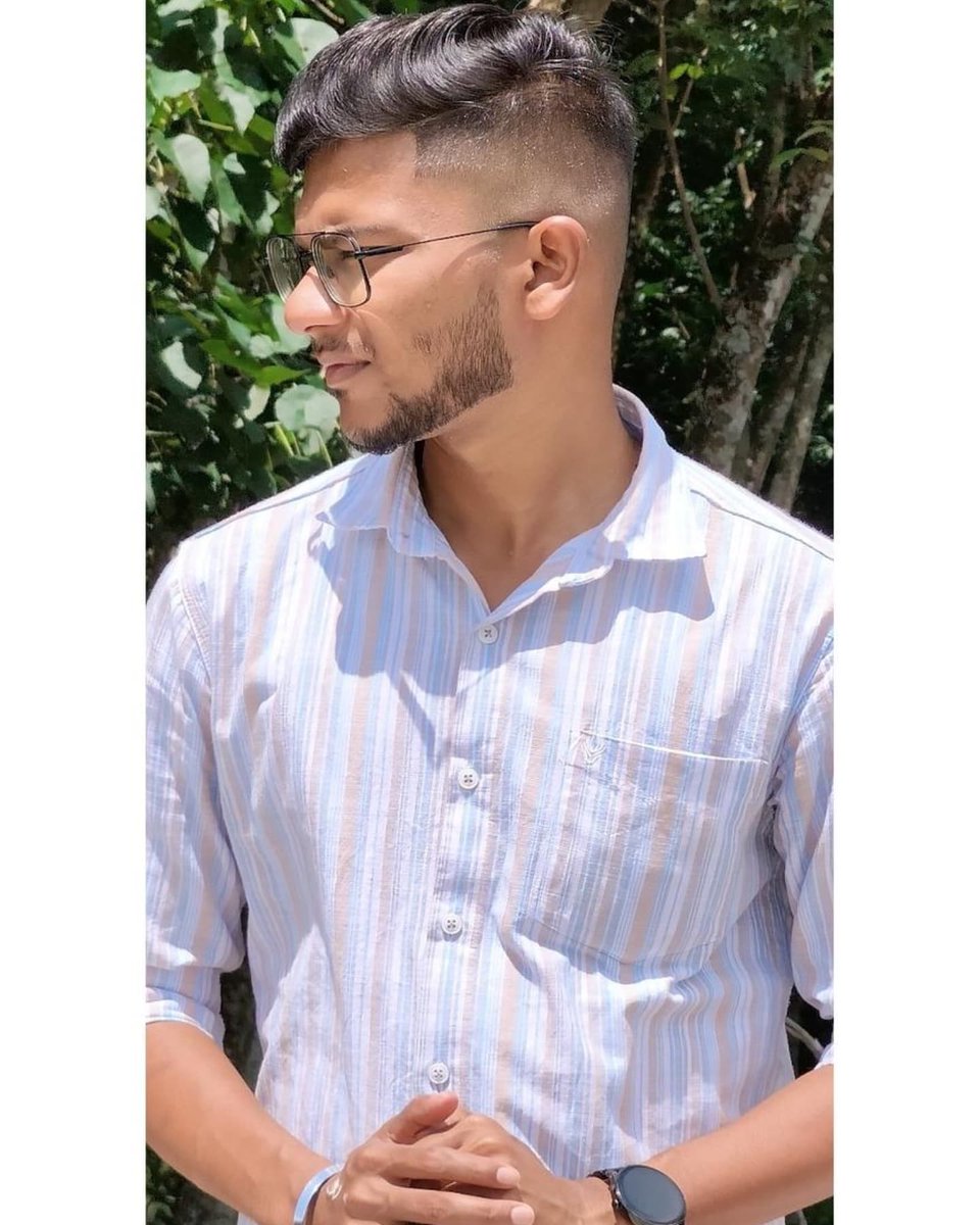 OteliaSpelba's tweet photo. Fit’s giving a soft flex. Don’t blink. Photo and pose credit: @azeelazi. https://t.co/9Us5EDiqzp