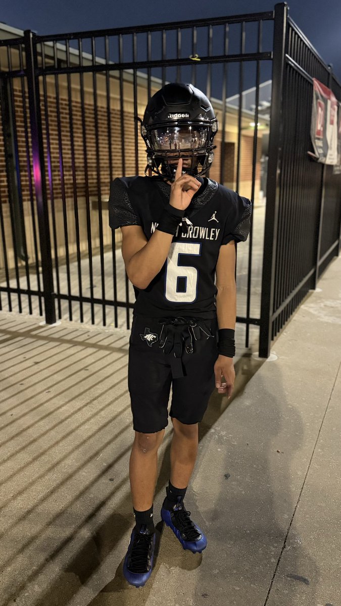 officialdeuce__'s tweet photo. injury free. Due to fracturing my toe before the season I missed 4-6 weeks. Scored my first touchdown last night for 40 yards with an amazing block 💯💥 https://t.co/QQC2r1agUX