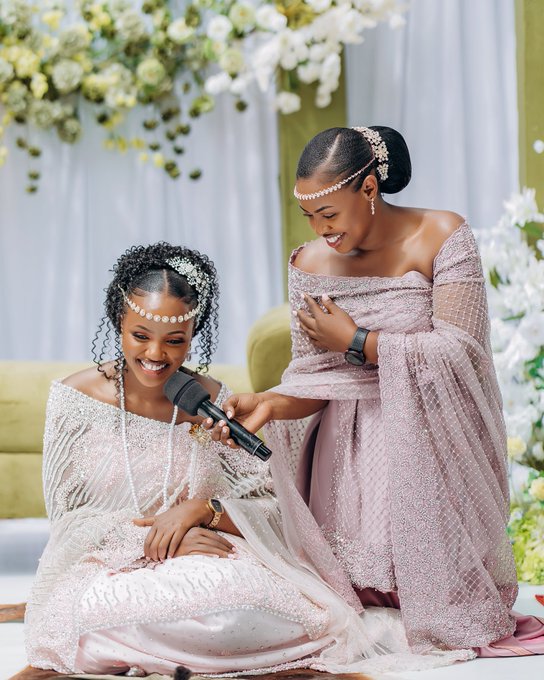 GeraldineTumuh's tweet photo. So many reasons to smile 🥰 
so many to be thankful to God for! ❤️✨
Love, grace, and forever starts here! 🤍🙏#GratefulHeart #LoveAndGrace https://t.co/dFzewXi86J