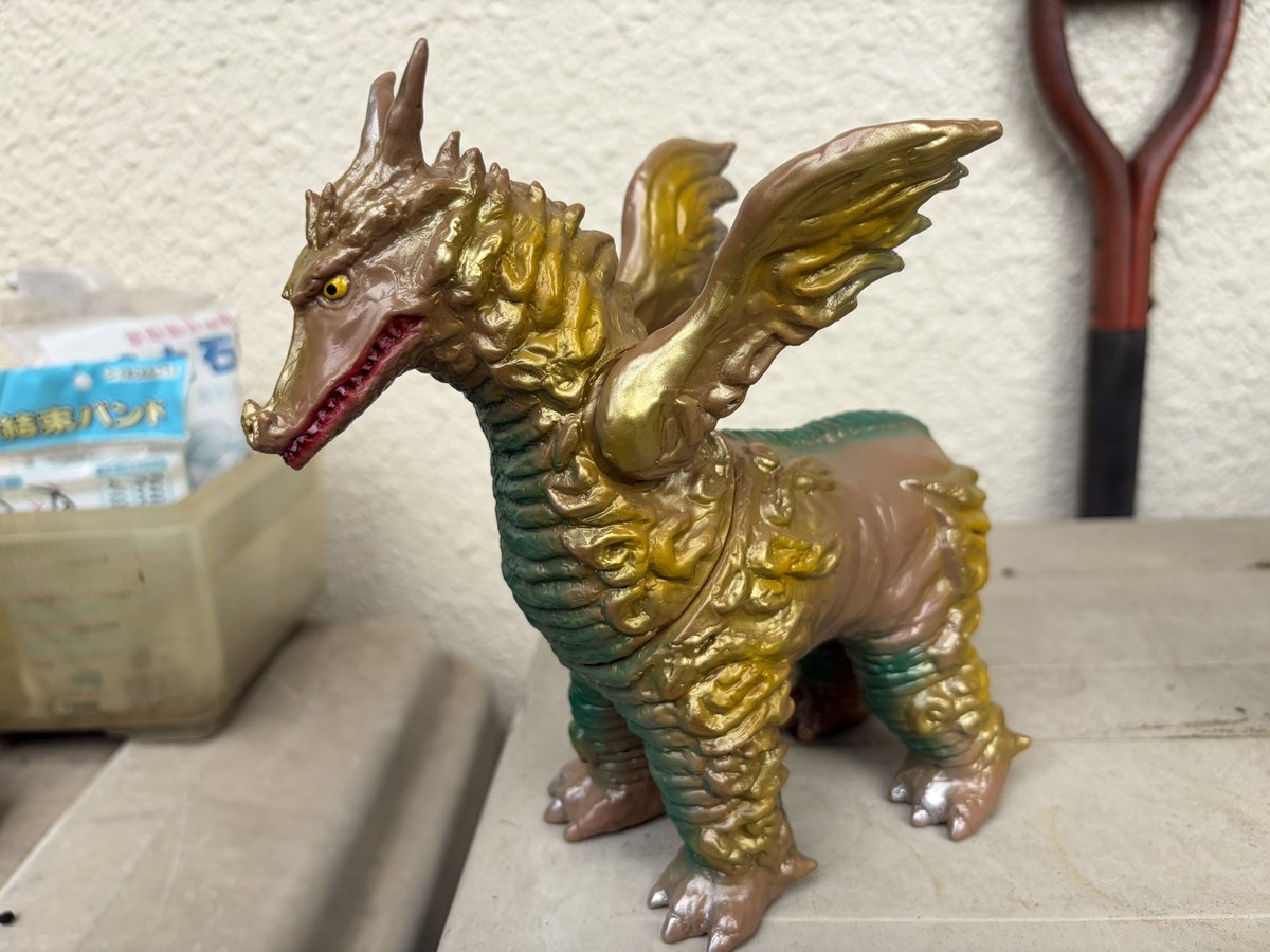 nametama's tweet photo. 日曜日のスーフェスではギガス、ドラコ、二代目レッドキングを販売します。ドドンゴの茶色も出します。 https://t.co/nXHgXudIjU