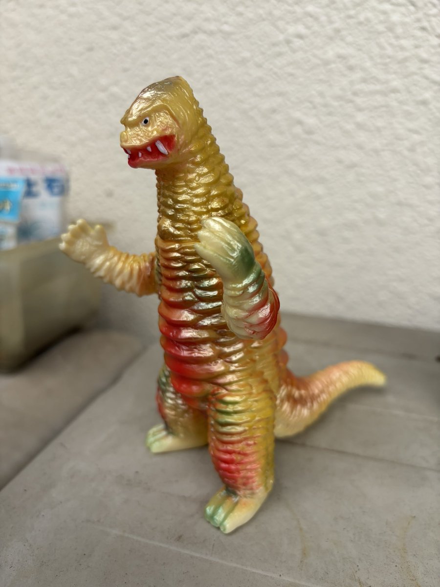 nametama's tweet photo. 日曜日のスーフェスではギガス、ドラコ、二代目レッドキングを販売します。ドドンゴの茶色も出します。 https://t.co/nXHgXudIjU
