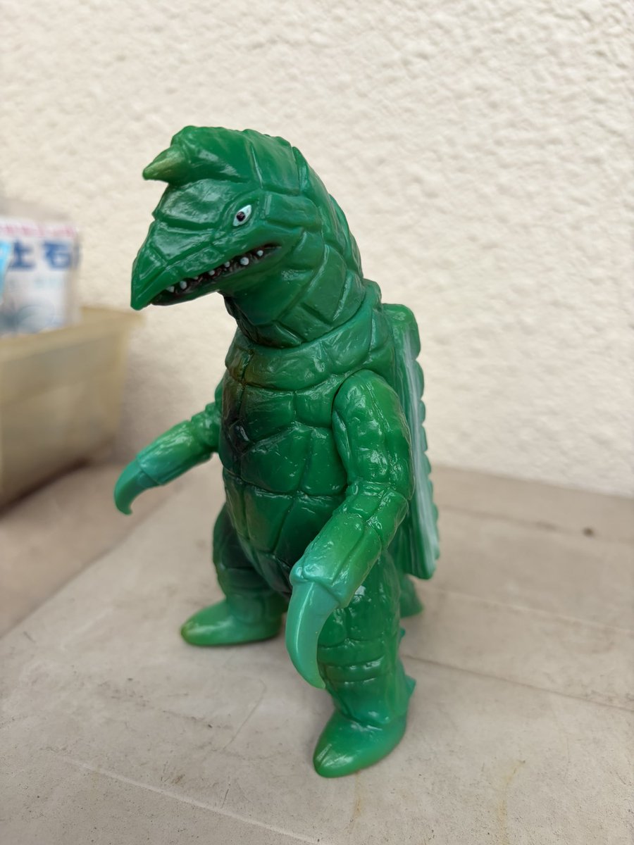 nametama's tweet photo. 日曜日のスーフェスではギガス、ドラコ、二代目レッドキングを販売します。ドドンゴの茶色も出します。 https://t.co/nXHgXudIjU