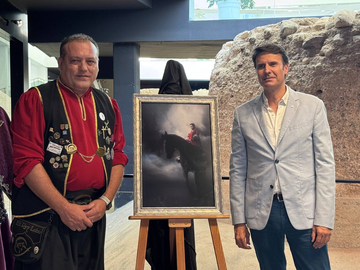 jangelalfonso's tweet photo. Ya tenemos el cartel y el programa de actos de las Fiestas de Moros y Cristianos de #MolinaDeSegura, una cita ineludible en nuestro calendario festivo y cultural, que se celebrará del 24 de septiembre al 11 de octubre en diferentes emplazamientos de nuestra ciudad.
El cartel de esta edición es obra de Héctor Albela, y el pregón correrá a cargo del periodista de Onda Regional,  @ALEJOJesusLucas.

Quiero trasladar mi felicitación y agradecimiento a la @FMyCMolina, cuyo trabajo constante hace posible que, un año más, nuestras calles vuelvan a llenarse de color, tradición y participación vecinal.