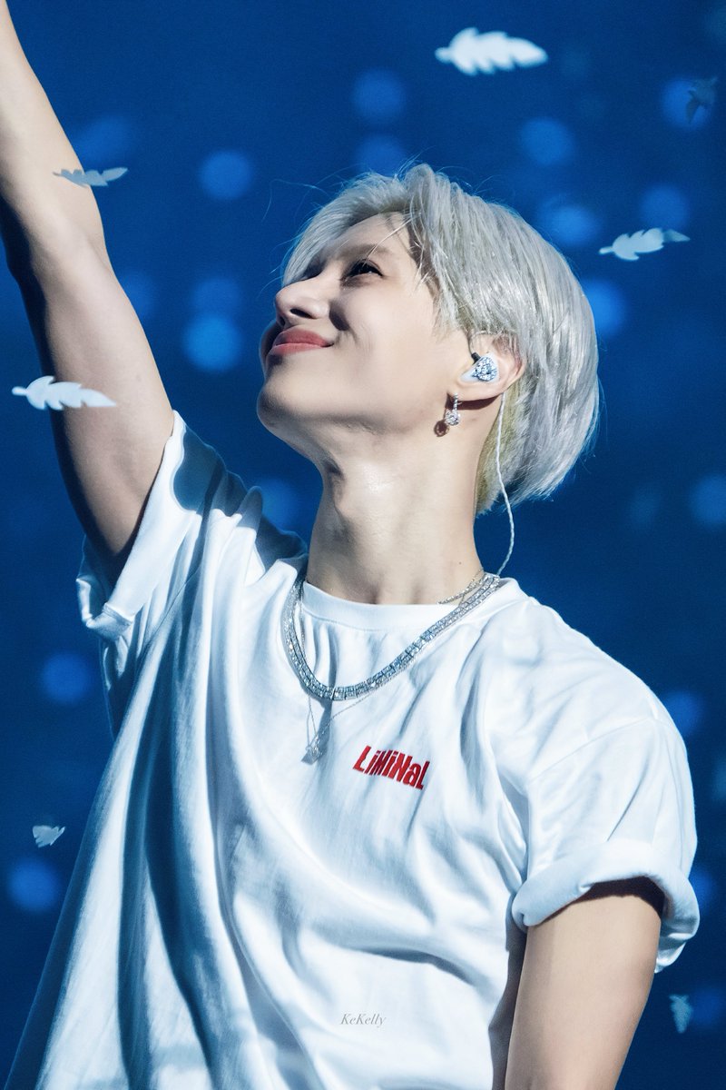 Kekelly0529's tweet photo. 260919 LiMiNaL Day2

My purest angel 🪽💘

#TAEMIN #태민 #泰民 #テミン https://t.co/hjQQg7r3bA
