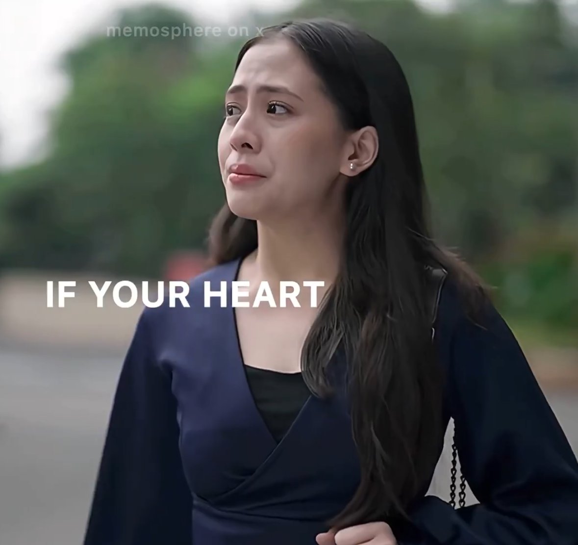 lunekind's tweet photo. salfokk TRILA IN NAVY color terlihat sangat gacor yahhh

(tolong ketemu lagi dan couplean baju warna navy🙏🏻maksa bgt ini mah) https://t.co/NqhTSjrDtK