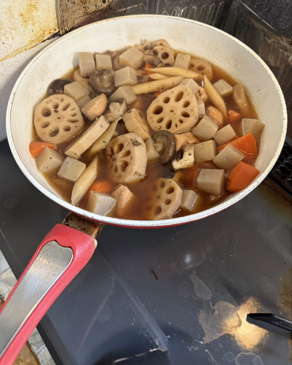 TomReed47525's tweet photo. 今日の料理 🥘

筑前煮。
初めて作りました。
作り方はこちらをご参考に↓
https://t.co/g5f9cj83ZB https://t.co/HxNvLuTSwf