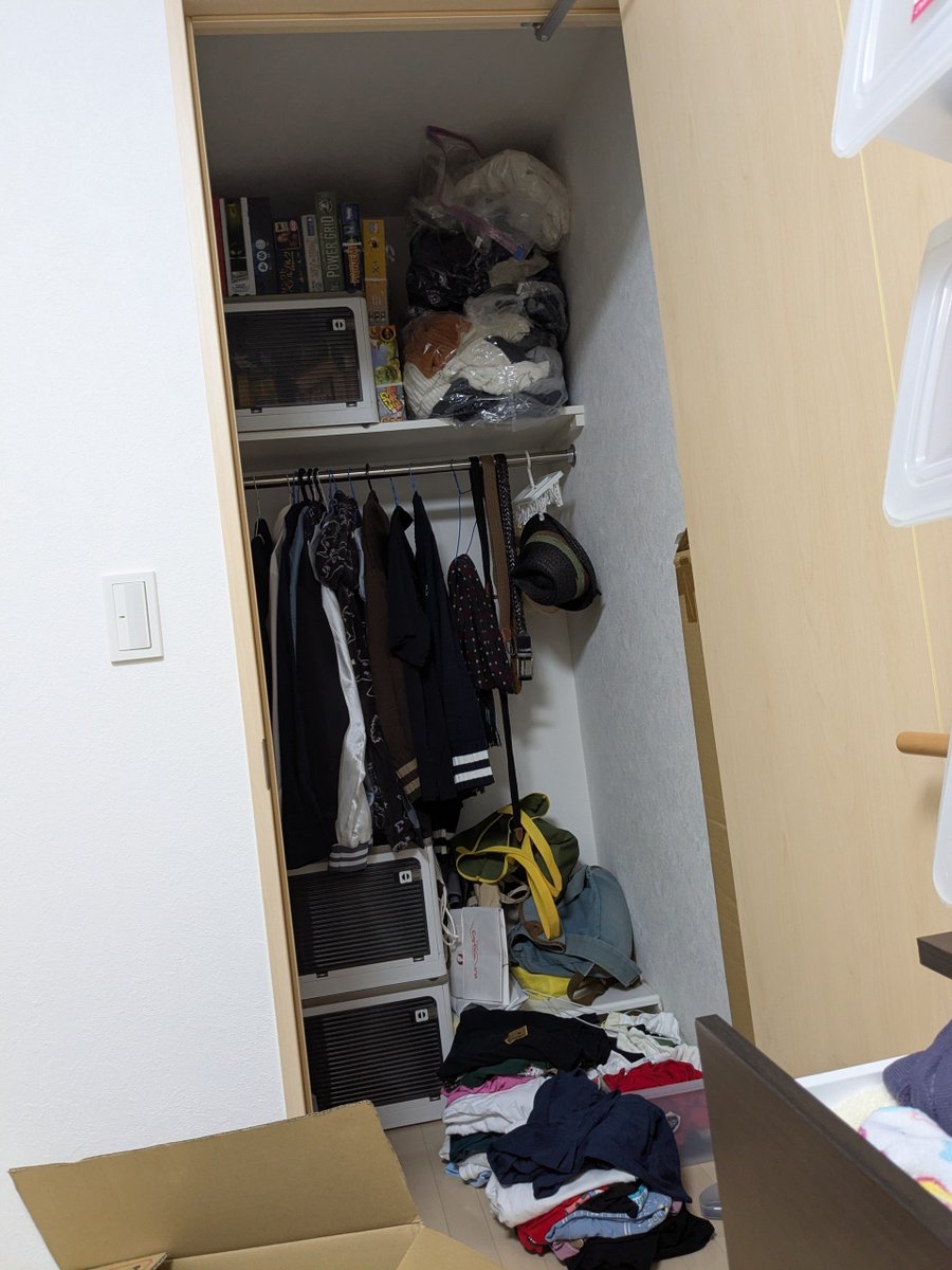 331_331_331_'s tweet photo. 引っ越ししてしばらくして色々配置を考えつつ https://t.co/LhuCVP187s