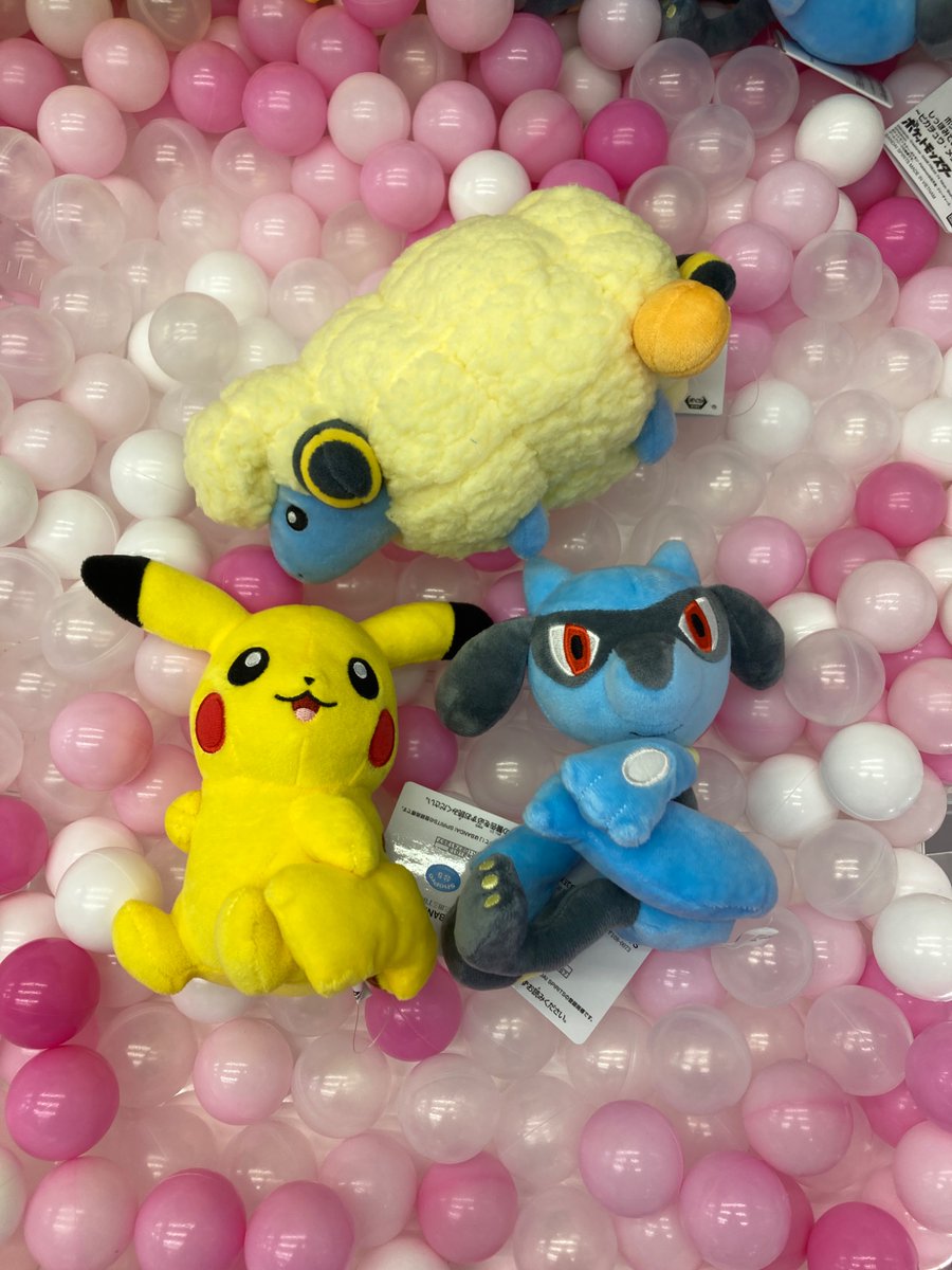 GiGO_Tendoo's tweet photo. 【景品入荷】

ポケットモンスター　しっぽみてみて！ぬいぐるみ～ピカチュウ・メリープ・リオル～

入荷しました！
ぜひGETしてくださいね！

#GiGO天童　#ポケットモンスター https://t.co/6JIrPQF0UY