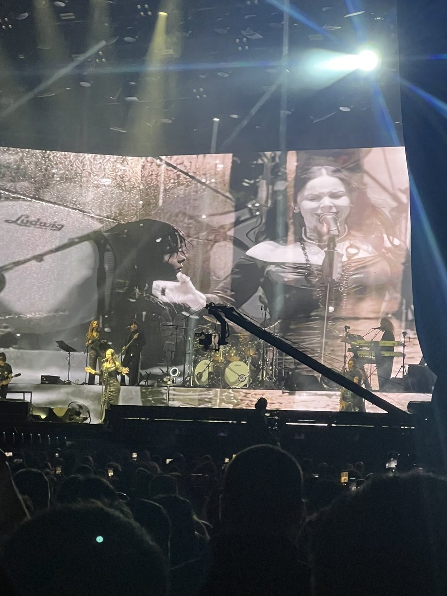 serdardilmac's tweet photo. Şebo yine bildiğimiz gibi… 🧿 🤘👏👏 #queen #küçükççiftlikpark https://t.co/40SvKMuqzW