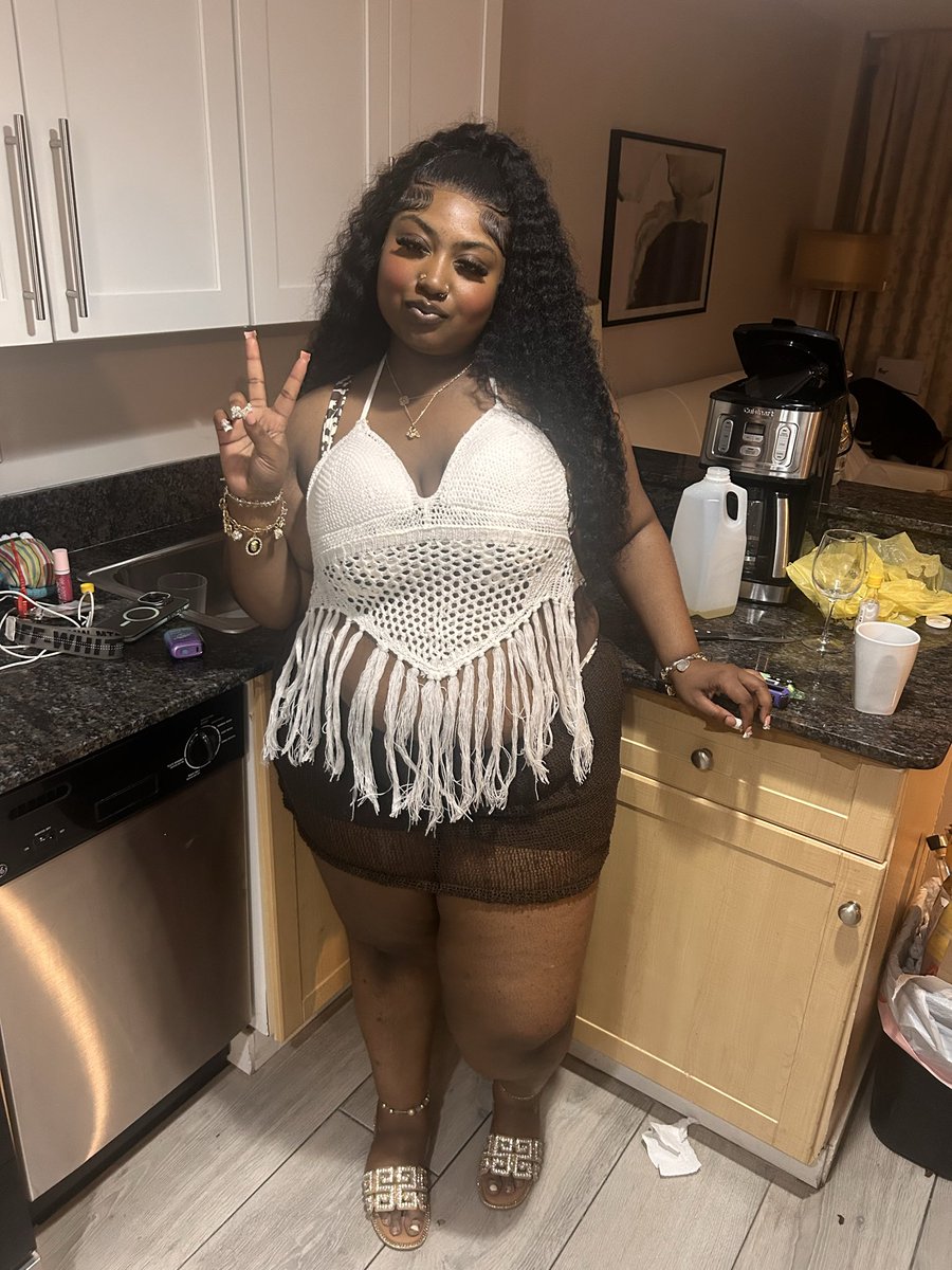 yknaedgaf's tweet photo. look me in my eyes and tell me what you see baby. 

#plusize https://t.co/ssZGbv4QMD