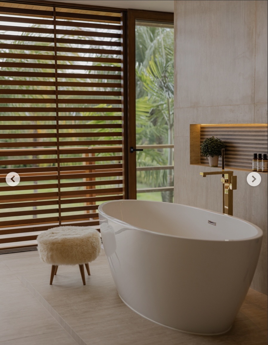 crystal_kizor's tweet photo. This is where luxury homes in Africa should be heading

More shade. More greenery. More natural materials. More connection to the outdoors.

The architect describes his approach simply: “Space is luxury.”

That idea also shapes much of my work

Luxury that responds to where we live