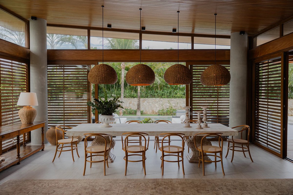 crystal_kizor's tweet photo. This is where luxury homes in Africa should be heading

More shade. More greenery. More natural materials. More connection to the outdoors.

The architect describes his approach simply: “Space is luxury.”

That idea also shapes much of my work

Luxury that responds to where we live