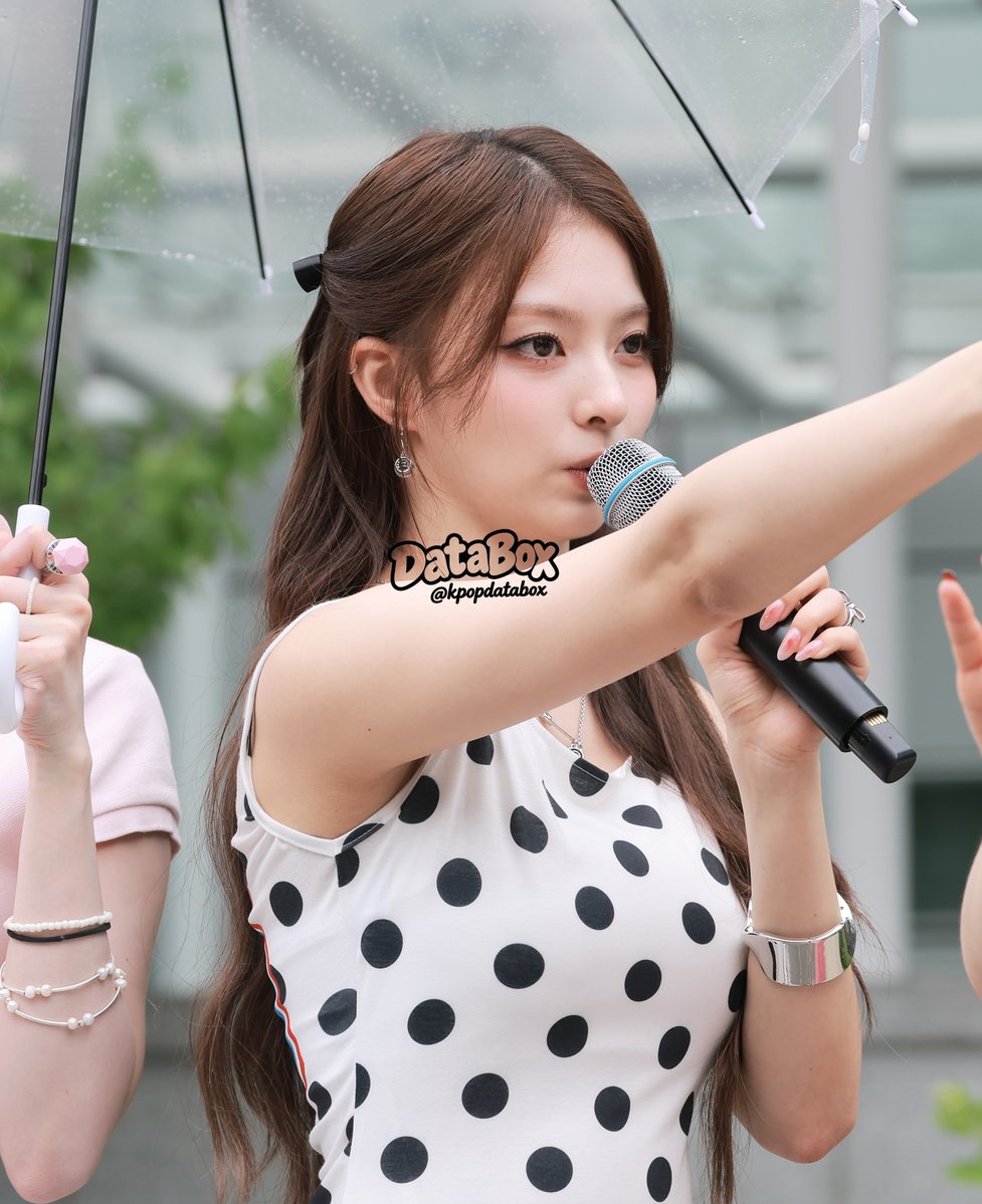 kpopdatabox's tweet photo. 250628 NAGYUNG at Mini Fanmeeting

#fromis_9 #프로미스나인 #LEENAGYUNG #NAGYUNG #이나경 #나경 #イ・ナギョン #MUSICCORE #Kpop #4K https://t.co/FOe0ItQRj2