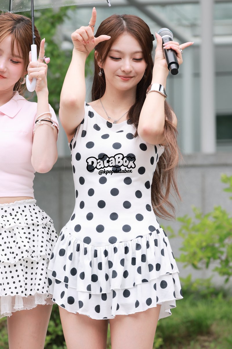 kpopdatabox's tweet photo. 250628 NAGYUNG at Mini Fanmeeting

#fromis_9 #프로미스나인 #LEENAGYUNG #NAGYUNG #이나경 #나경 #イ・ナギョン #MUSICCORE #Kpop #4K https://t.co/FOe0ItQRj2