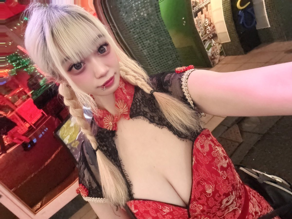 Deasis_arisa's tweet photo. 今日も18:00~5:00KAGURA
いてますよん❤️

 #歌舞伎町 #ガルバ #KAGURA #チャイナ服 https://t.co/w8IvjmyBU2