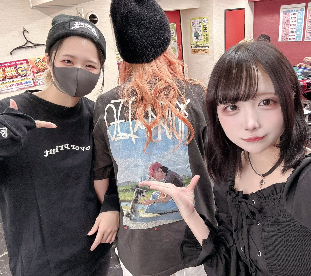 mahjong_botan_'s tweet photo. 🌸ぼたんオープンしました🌸

今日は華金🌸✨️割ものアルコール半額です‼️🍶´-

スタッフはこんぬあやカップル🦊🌸

でお待ちしてます🀄沢山遊ぼ〜🌸 https://t.co/x9OWNFxhhB