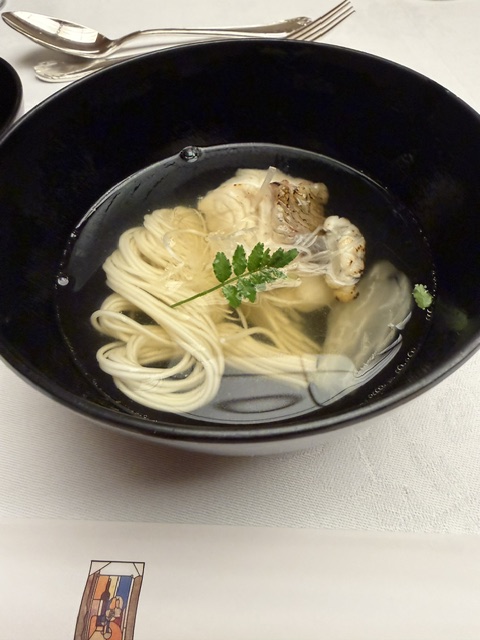 Sunsoleiyu's tweet photo. 先日、私にしては珍しく、皇室ご用達の「ホテルながの犀北館」で会食いたしました。

日頃の食生活や、松本うら町行脚と比べると、「ついばむ」というポーションが、高級感を表していました(笑)

https://t.co/62ESf6aeaP https://t.co/K0mpJ8gpC0