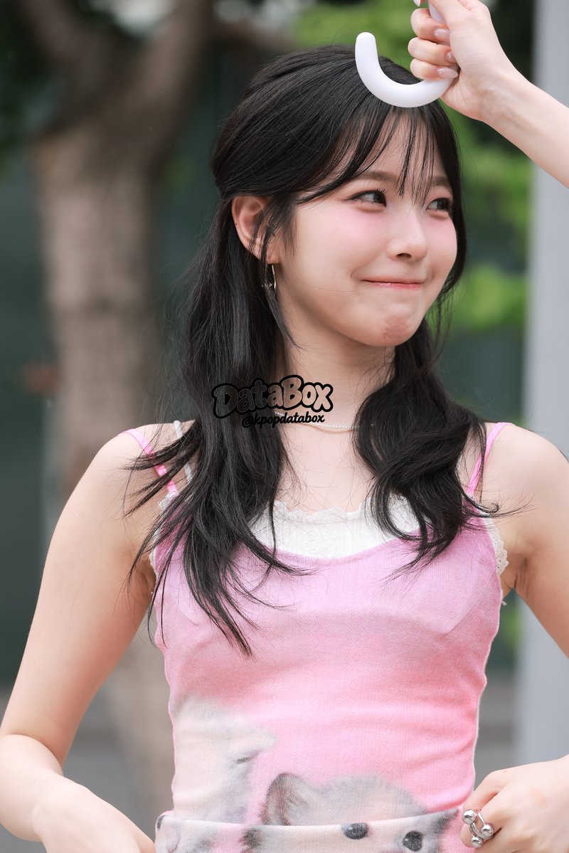 kpopdatabox's tweet photo. 250628 JIHEON at Mini Fanmeeting

#fromis_9 #프로미스나인 #BAEKJIHEON #JIHEON #백지헌 #지헌 #ペク・ジホン #MUSICCORE #Kpop #4K https://t.co/VocXWK4ED8