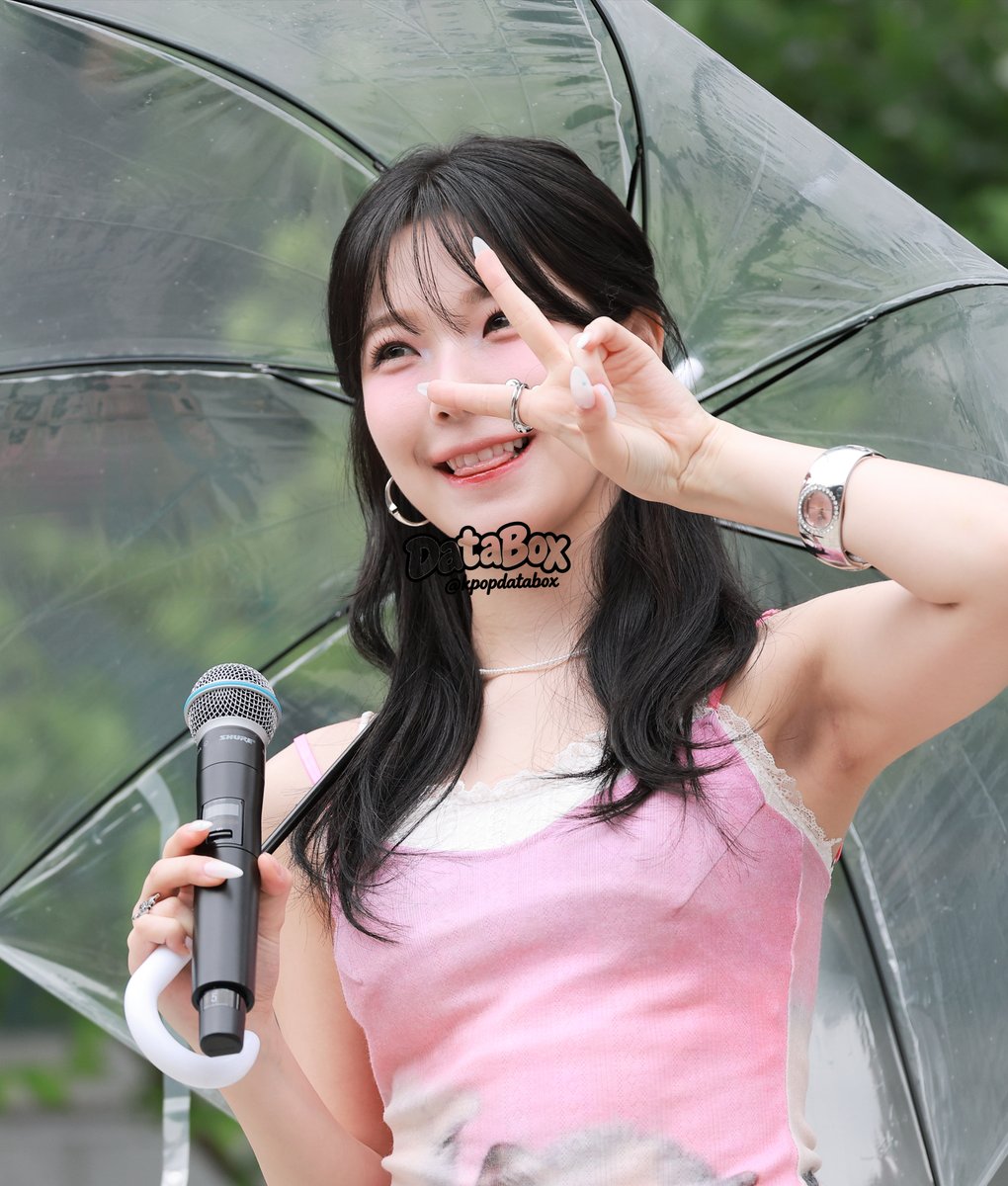 kpopdatabox's tweet photo. 250628 JIHEON at Mini Fanmeeting

#fromis_9 #프로미스나인 #BAEKJIHEON #JIHEON #백지헌 #지헌 #ペク・ジホン #MUSICCORE #Kpop #4K https://t.co/VocXWK4ED8