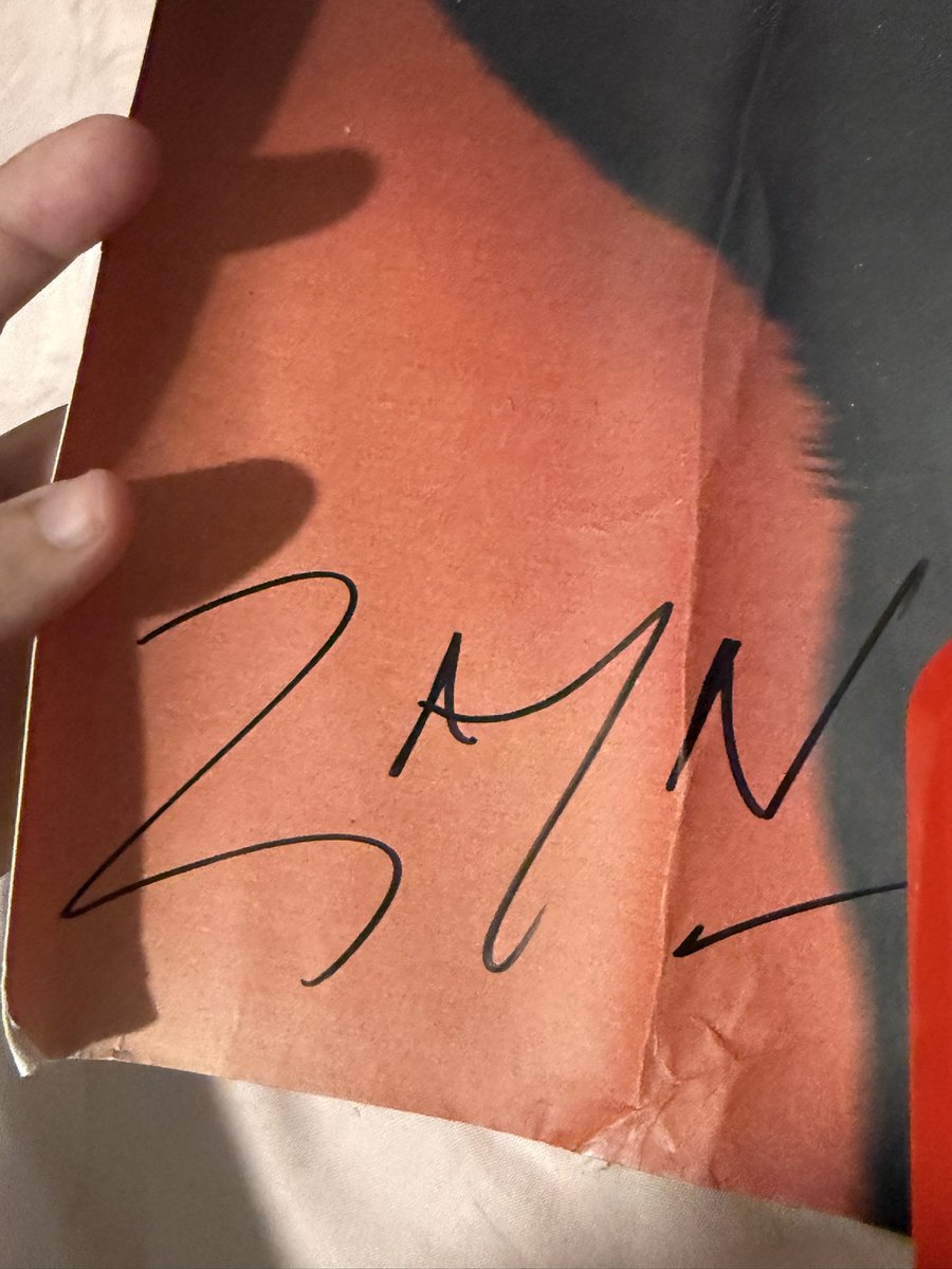 GreenIsHappy03's tweet photo. Vendo paquete vip ultimate de Zayn Malik! Es el de Monterrey por eso está un poco dañado el póster unu

$2000 puedo hacer envíos a toda la republica o entregar en Mid!!

#zayn #konnakoltour #zaynmalik #onedirection #merchsale https://t.co/PbtxDrDEW6