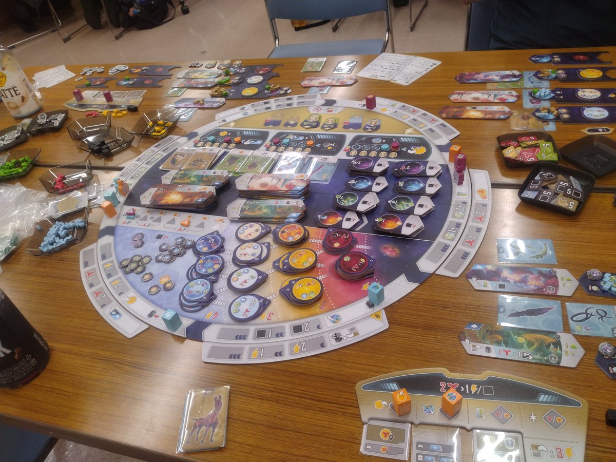 milesdaviscoc2's tweet photo. すっかり上げるの忘れてたが連休中にやったわ、エントロピー
3人プレイ、そのうち2人が買ってたのでルルブ2冊、2人ともルルブ読み込み済、HAL99さんのブログも見てきた。
それでも細かいとこ結構間違えた笑笑

……あ、ゲーム自体は出色の出来です、今年の5本指には確実に入るね https://t.co/UIJLDJACyb