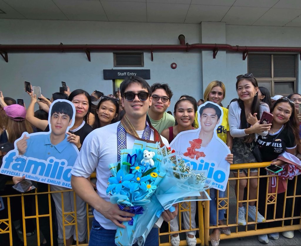 familio_cebu's tweet photo. Welcome back to UBEC, @emiliobdaez! 🩵

#BidaSaArena #BidaSaArenaTheRematch #EmilioDaez #AllForEmilio #familiocebu https://t.co/BA4HMcPACs