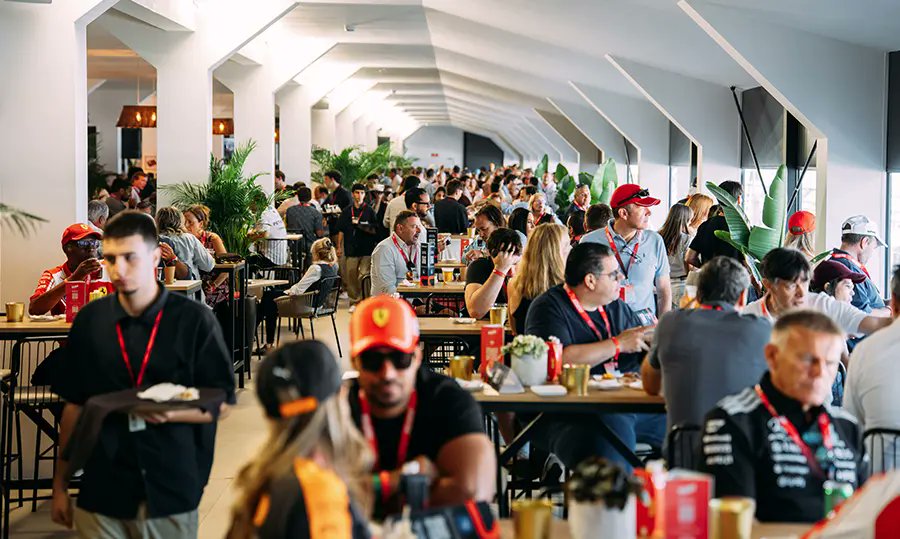 Rest_colectiva's tweet photo. Paco Roncero firma la propuesta gastronómica de
@Aramark para el hospitality del circuito #Madring #SomosRC #NoticiasRC https://t.co/kmE2Xfk8XW https://t.co/13gIUUNXIu