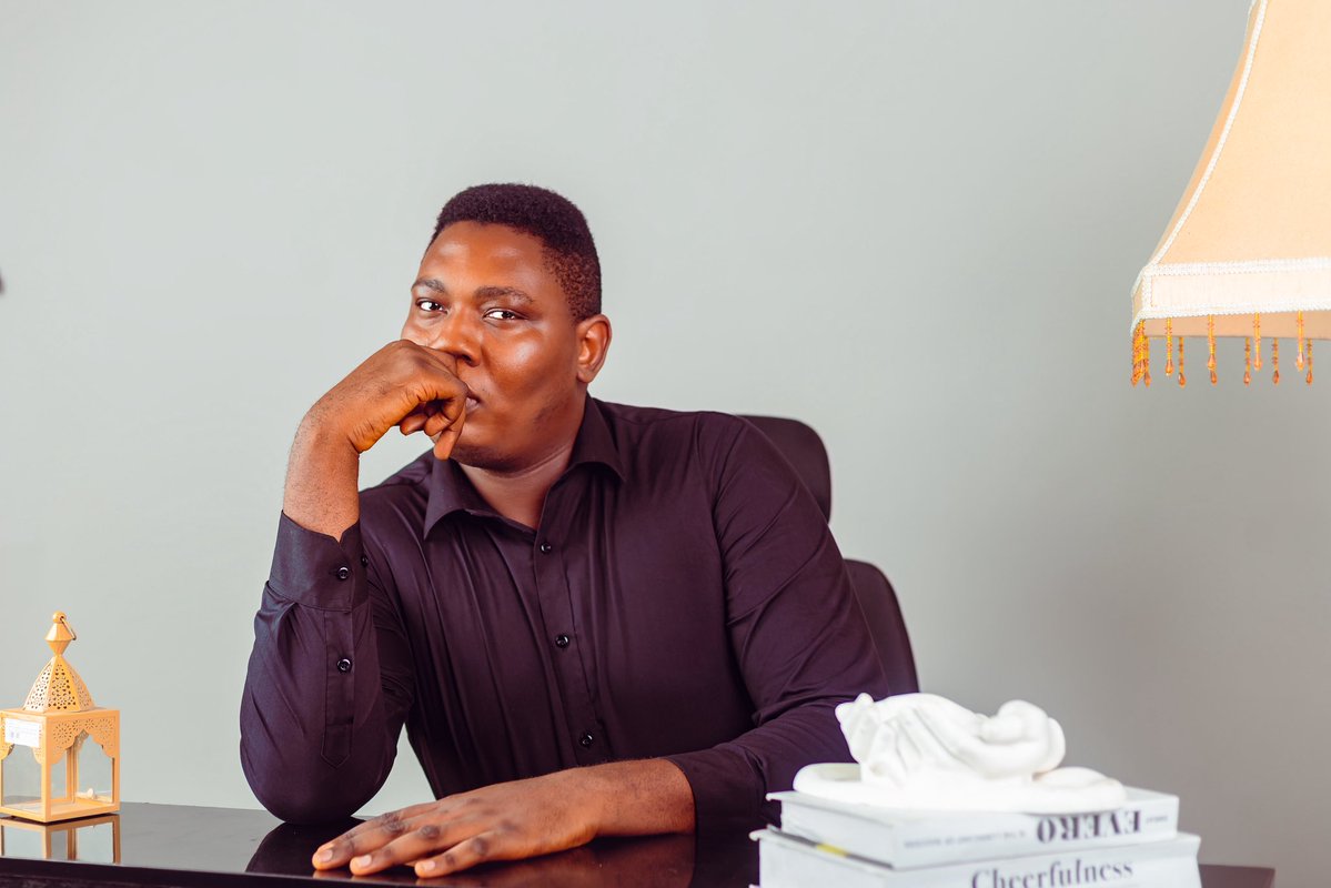 MuyiwaWilliams_'s tweet photo. It’s my Birthday and I’ve grown so much 

I’m actually happy that I’m starting a consulting service with a friend today, my birthday. 🎂 

Please your gift for me will be to follow @AvenirMediaAF . We help you put your brand on a billboard, online &amp; more. https://t.co/q7YU6cCYhW