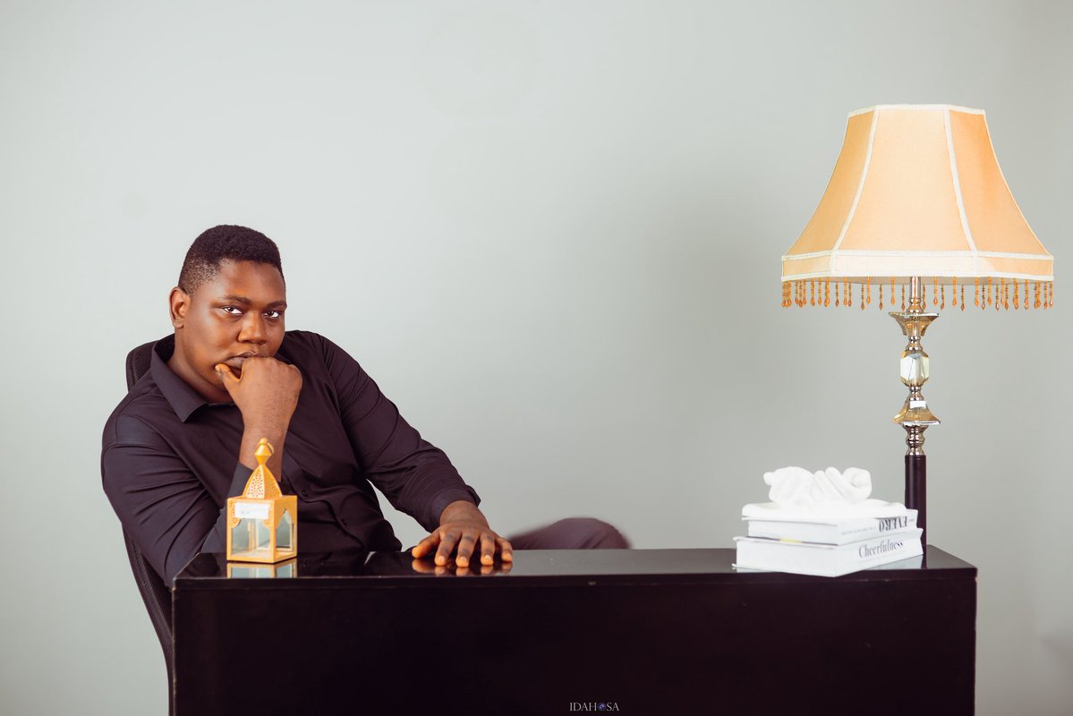 MuyiwaWilliams_'s tweet photo. It’s my Birthday and I’ve grown so much 

I’m actually happy that I’m starting a consulting service with a friend today, my birthday. 🎂 

Please your gift for me will be to follow @AvenirMediaAF . We help you put your brand on a billboard, online &amp; more. https://t.co/q7YU6cCYhW