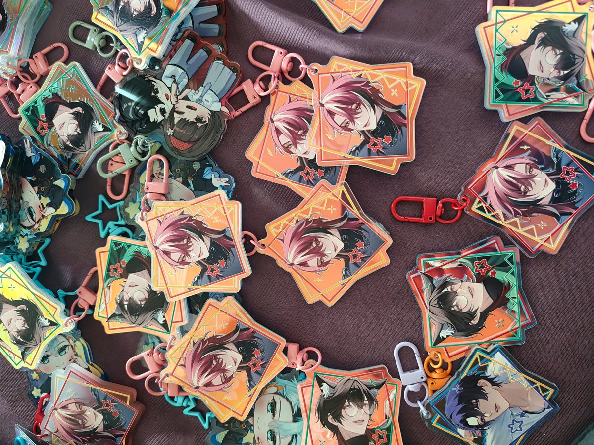 pancakaryamerch's tweet photo. ini contoh keychain #pandavva &amp; #sefurden yang ada di pancakarya ya~ 
open po batch 2 untuk cf23 masih berlangsung (cek pinned x kita) 😉

#comifuro23 https://t.co/ql7Q3tASUv