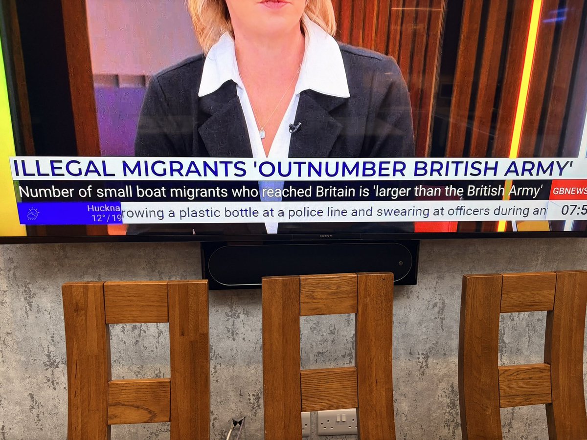 scully16128's tweet photo. @Ed_Miliband Complicit in the fall of the UK https://t.co/LOXqBbWUQt