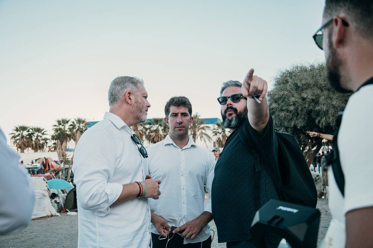 herqles_es's tweet photo. 🇪🇺🇪🇸🇲🇦 #Urgente | Una misión del ECR, el grupo europeo de Giorgia Meloni, liderada por el español Diego Solier se desplazó a Ceuta para denunciar e internacionalizar la invasión de Marruecos. 

Al eurodiputado Diego Solier le acompañaron en su expedición: El experto en inmigración Rubén Pulido, los diputados independientes de la Asamblea de Murcia José Ángel Antelo y Virginia Martínez y las delegaciones italiana, francesa y finlandesa del ECR con Marion Maréchal, Nicolas Bay, Stefano Cavedagna y Sebastian Tynkkynen a la cabeza. 

Se trata de la mayor expedición política internacional acometida hasta la fecha con la finalidad de visibilizar y denunciar la grave crisis en Ceuta; involucrando a altos representantes políticos de varios países europeos en la operación y generando una presión internacional que Rabat no había experimentado hasta el momento.