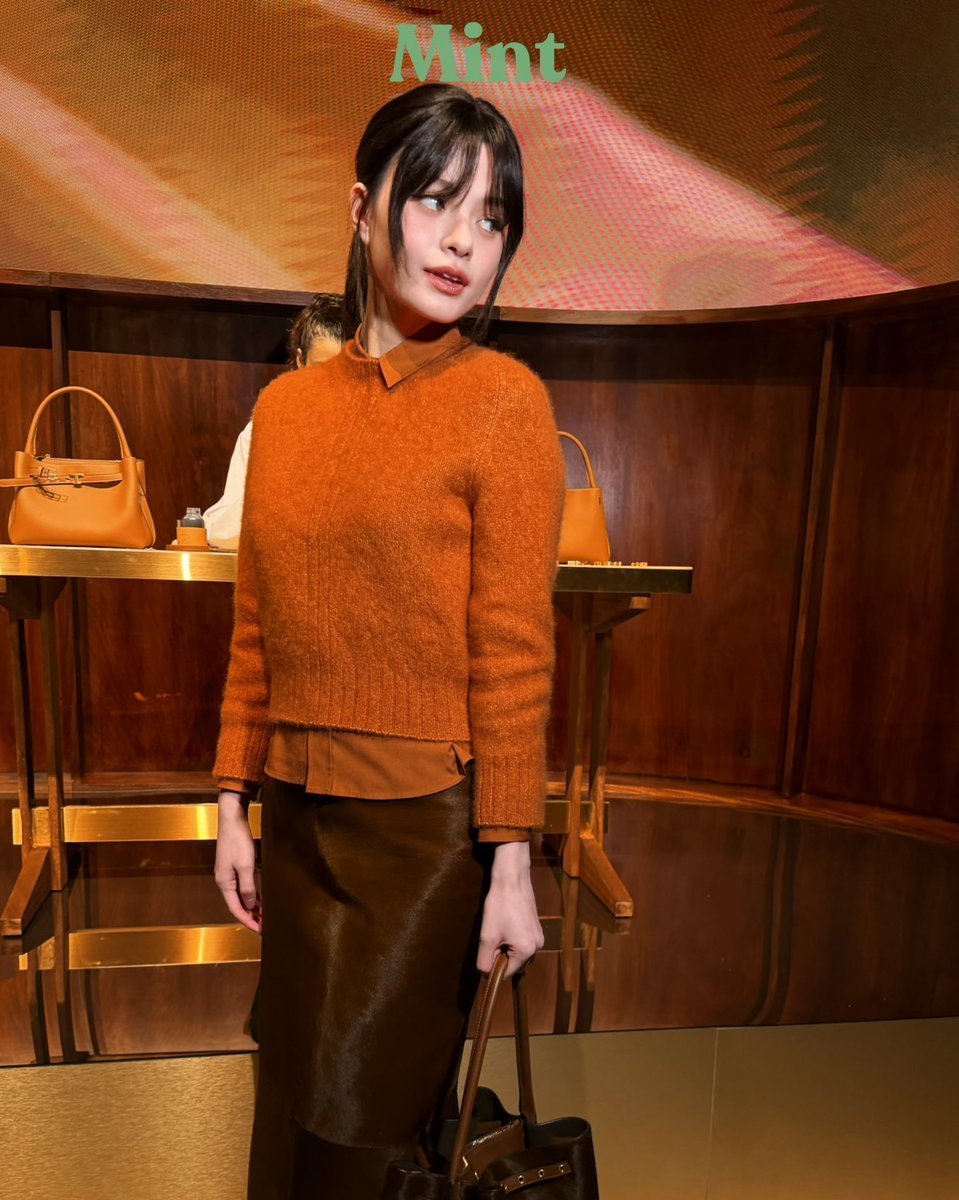 FreenBeckyLat's tweet photo. ¿Te gusta el look de hoy?

REBECCA AT TODS MFW26
#BeckyxTodsSS27 https://t.co/vi8bbQJg4U